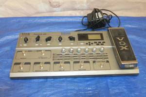 lot 168 image: VOX VALVETRONIX TONELAB LE