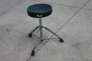 lot 213 image: PEARL MUSIC SEAT
