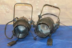 lot 236 image: TOTAL OF 2 - ELLIPSOIDAL STAGE LIGHTS TESTED &amp WORK  NEED 3-PIN POWER SUPPLY PLUG  SEE PICS&nbsp