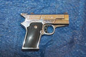lot 247 image: 945M TWIN FLAME REVOLVER PISTOL GUN STYLE BUTANE JET TORCH LIGHTER # 2008-889