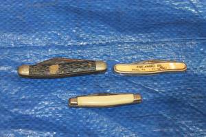 lot 255 image: TOTAL OF 3 VINTAGE POCKET KNIVES&nbsp