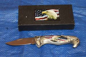 lot 256 image: COLLECTIBLE BOLD EAGLE FOLDING POCKET KNIFE IN CASE&nbsp