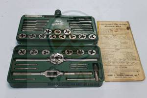 lot 17 image: ACE SUPER SET TAP &amp DIE SET No. 614 , IN WOOD STORAGE CONTAINER&nbsp