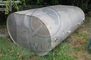 lot 66 image: HEAVY DUTY ALUMINUM CYLINDRICAL TANK IDEAL FOR INDUSTRIAL OR AGRICULTURAL USE.CAN BE REPURPOSED FOR WATER ,STORAGE,IRRIGATION,OR CUSTOM FABRICATION NEEDS .CORROSION RESISTANT AND SUITABLE FOR OUTDOOR SETTINGS&nbsp