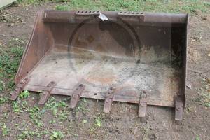lot 69 image: DIRT BUCKET WITH RIPPER TEETH&nbsp