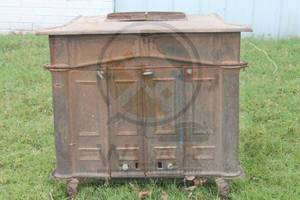 lot 75 image: VINTAGE&nbsp CAST -IRON WOOD -BURNING STOVE  SEE PICS&nbsp