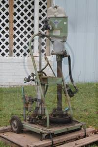 lot 76 image: &nbspLINCOLN INDUSTRIAL POWER MASTER PNEUMATIC GREASE PUMP&nbsp