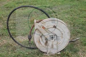 lot 83 image: SAMSON HEAVY DUTY DOUBLE PEDESTAL ARM HOSE REEL MASTER&nbsp WITH HOSE