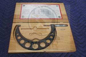 lot 34 image: SHARPE &amp BROWN STARRETT No. 436&nbsp OUTSIDE MICROMETER&nbsp 6 - 7&nbsp IN WOOD STORAGE CASE&nbsp