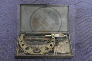 lot 38 image: MITUTOYO OUTSIDE MICROMETER&nbsp 103-181A IN STORAGE CASE ( 4 - 5)&nbsp