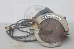 lot 56 image: BLACK &amp DECKER 3038 DOUBLE INSULATED SAW&nbsp