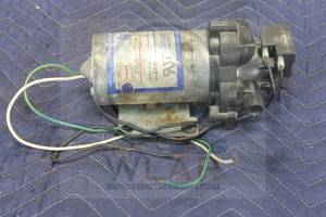 lot 109 image: SHURFLO DIAPHRAGM PUMP 2088-594-154BX