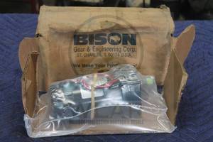 lot 110 image: BISON 011-190-6371 GEARMOTOR&nbsp ( NEW IN BOX )&nbsp
