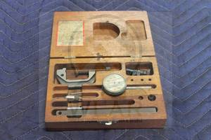 lot 149 image: LUFKIN No. 299A UNIVERSAL DIAL TEST INDICATOR&nbsp SET IN WOOD STORAGE BOX&nbsp