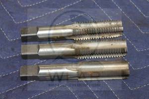 lot 157 image: TOTAL OF 3 UNC CUTTING THREADED 4 124 L HSS TAPS&nbsp