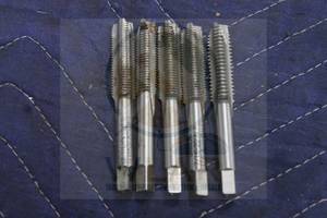 lot 159 image: TOTAL OF 5 UNC CUTTING THREADED 3 18L HSS TAPS&nbsp