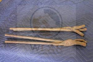 lot 170 image: TOTAL OF 2 BLACK SMITH TONGS , 20L&nbsp