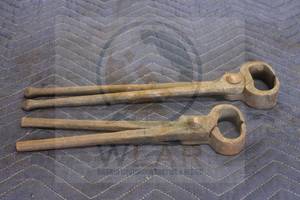 lot 171 image: TOTAL OF 2 BLACK SMITH TONGS , 11 12 &amp 14&nbsp
