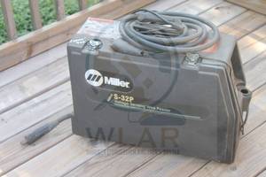 lot 191 image: MILLER SUPER S-32P VOLTAGE SENSING WIRE FEEDER WELDER