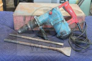 lot 195 image: HILTI TE72 ROTARY HAMMER DRILL WITH 2 BITS&nbsp