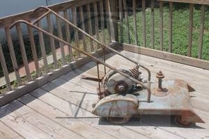 lot 216 image: ANTIQUE 1930S WINCHELL PUSH MOWER