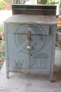 lot 241 image: SUPERVISORS DESK