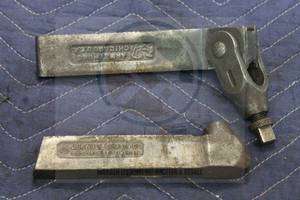 lot 274 image: METALWORKING LATHE TOOL HOLDERS ARMSTRONG #17 AND JH WILLIAMS I-S