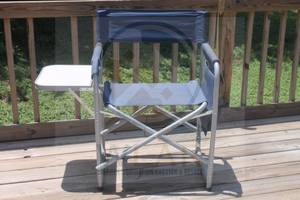 lot 285 image: FOLDING CHAIR WITH COLLAPSIBLE SIDE TRAY