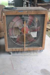lot 288 image: LARGE SHOP BOX FAN ON CASTERS