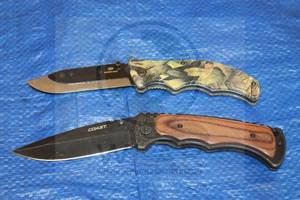 lot 22 image: TOYAL OF 2 FOLDING KNIVES , COAST FX411 &amp MOSSY&nbsp
