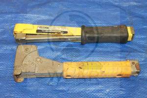 lot 45 image: STANLEY HEAVY DUTY SHARPSHOOTER PHT150 &amp ARROW FASTENER HEAVY DUTY STAPLER&nbsp