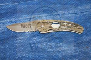 lot 15 image: KLEIN TOOLS CAMO FOLDING KNIFE&nbsp