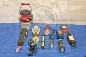 lot 18 image: TOTAL OF 12 VARIOUS BRANDSIZE FLASHLIGHTS&nbsp