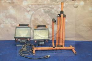 lot 52 image: TWO&nbsp DUAL WORKLIGHTS WL500DPT-H WITH TRIPOD STAND&nbsp