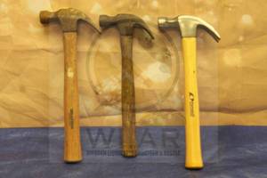 lot 77 image: TOTAL OF 3 WOOD HANDLE CLAW HAMMERS&nbsp