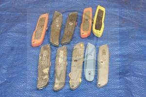 lot 86 image: TOTAL OF 10 UTILITY KNIVES&nbsp