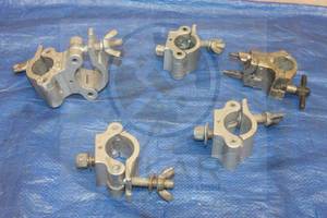lot 107 image: TOTAL OF 5 MEGA COUPLER CLAMPS , 500KG-1100 LBS