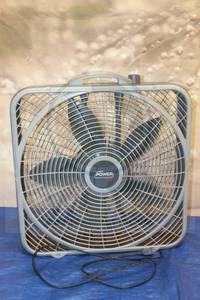 lot 173 image: LASKO POWER PLUS BOX FAN