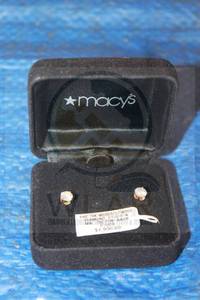 lot 187 image: VERIFIED BY JEWELER PAIR OF MACYS FINE DIAMOND .75 CARAT DIAMOND WED S SOLITAIRES STUD EARRINGS WITH 14K STEMVERIFIED BY JEWELERMACYS RETAIL VALUE 1.9K