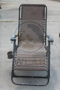 lot 202 image: FOLD AWAY LOUNGE CHAIR WITH CUP HOLDER