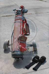lot 207 image: 16 ASSORTED BRAND GOLF CLUBS WITH DATREK ROLLING GOLF BAG