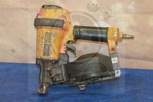 lot 8 image: STANLEY BOSTITCH RIDGE RUNNER COIL ROOFING NAILER 100269