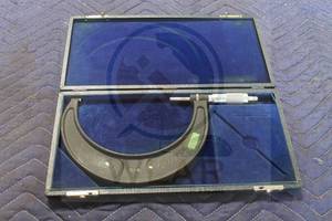 lot 214 image: BROWN &amp SHARPE OUTSIDE MICROMETER CALIPER&nbsp 5-6 IN CASE&nbsp