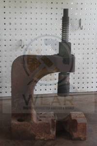 lot 4 image: VINTAGE U-JOINT 17 PRESS ARBOR PRESS&nbsp