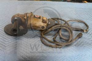 lot 8 image: BLACK &amp DECKER INDUSTRY &amp CONSTRUCTION WILDCAT 4076 TYPE 5&nbsp ANGLE 7 SANDER&nbsp
