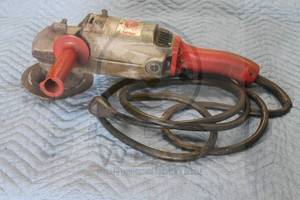 lot 17 image: MILWAUKEE HEAVY DUTY 9 SANDER 6066&nbsp