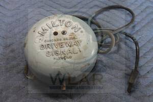 lot 31 image: MILTON&nbsp DRIVEWAY SIGNAL&nbsp