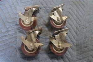 lot 50 image: TOTAL OF 4 SWIVEL&nbsp 3 CASTERS WITH BREAKS , 96408&nbsp