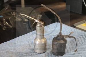 lot 68 image: TOTAL OF 2 VINTAGE&nbsp PUMP OILERS  SEE PICS&nbsp