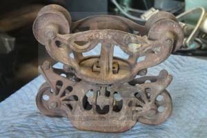 lot 69 image: VINTAGE ANTIQUE PORTER HAY TROLLEY&nbsp